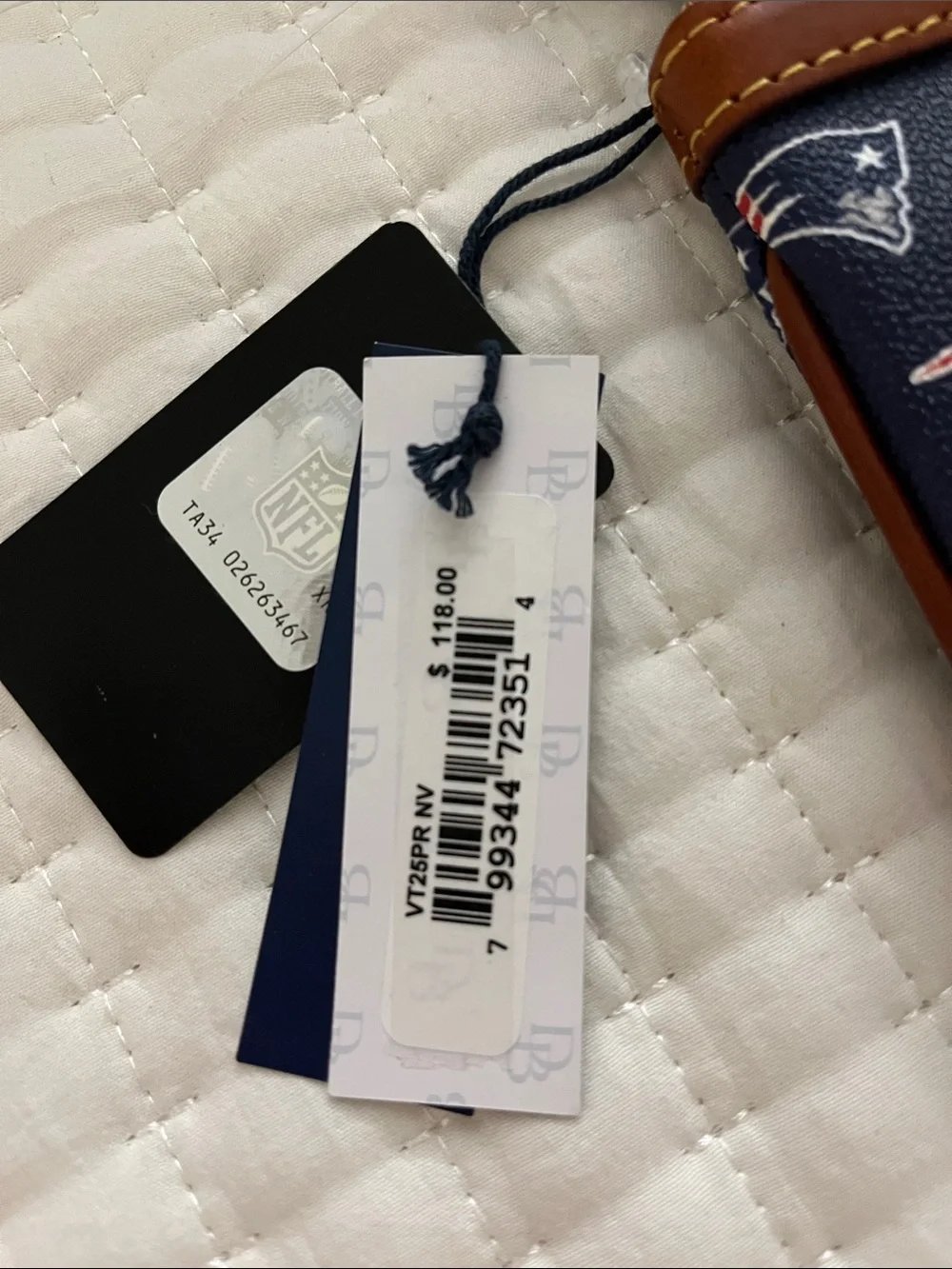🏈 NWT Dooney & Bourke Navy, Red & White Patriots Zip Wristlet with Brown Trim 🏈